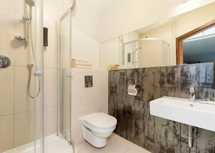 Jantar Deluxe Royal Tulip * 코워브제크